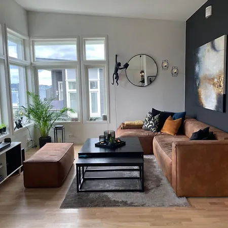 Apartment Stor Og Moderne Med Hoy Standard Og Flott Utsikt, 2 Soverom Alesund
