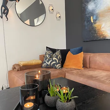 Stor Og Moderne Med Hoy Standard Og Flott Utsikt, 2 Soverom * 올레순