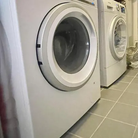 Stor Og Moderne Med Hoy Standard Og Flott Utsikt, 2 Soverom Alesund
