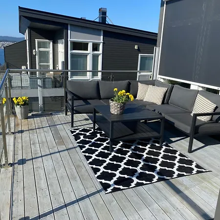 Apartment Stor Og Moderne Med Hoy Standard Og Flott Utsikt, 2 Soverom *